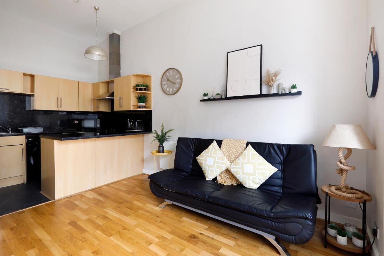 Great 2 Bedroom Apt By The Beach And Town Brighton Exterior foto